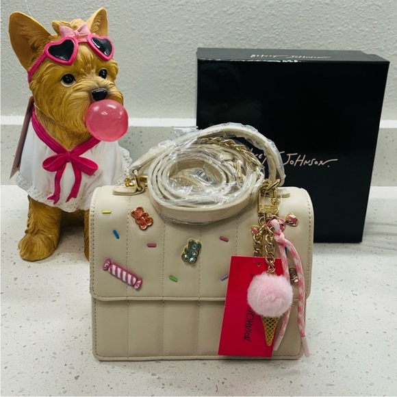 🆕🍭Betsey Johnson Sweet As Candy Gummy Bear Convertible Handbag NWT🧸 - Picture 3 of 11
